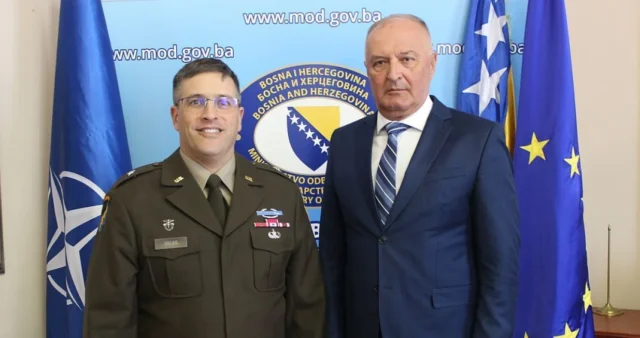 W-1171995-1235 Helez s komandantom NATO-a: Poslao mu je jasnu poruku, evo šta kaže o kriznoj situaciji u BiH