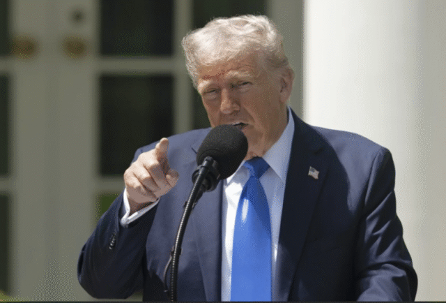 Trump otkrio kada će donijeti konačnu odluku o uključenju SAD-a u rat protiv Irana Trump otkrio kada će donijeti konačnu odluku o uključenju SAD-a u rat protiv Irana