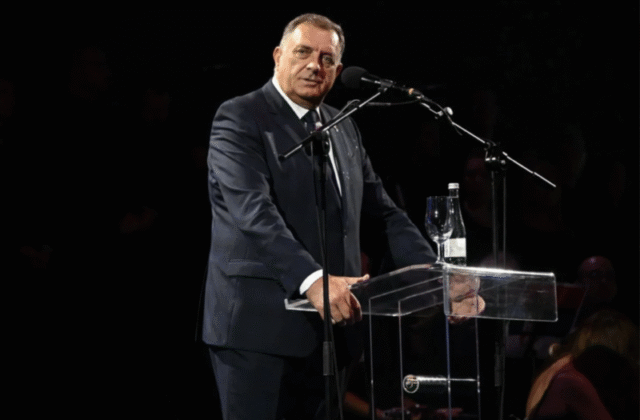 Dodik je danas još jednom pokazao svoje licemjerstvo i kakav je "čovjek" Dodik je danas još jednom pokazao svoje licemjerstvo i kakav je "čovjek"